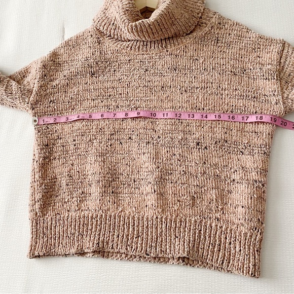 Soft Cropped Chenille Turtleneck Sweater - Picture 9 of 10